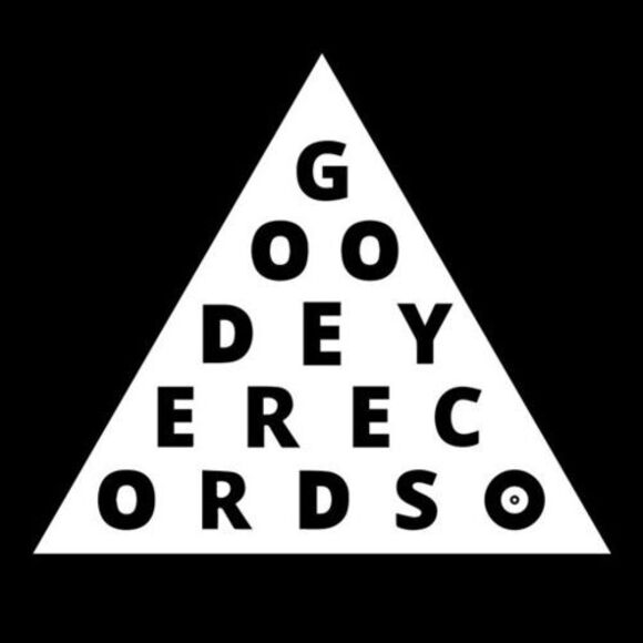 Delicate Creatures - Picture 3 of 3